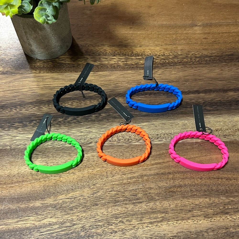 Marc by Marc Jacob’s silicone Bracelet (1)